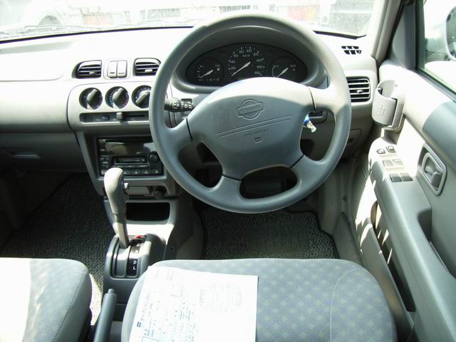 2001 Nissan March Images
