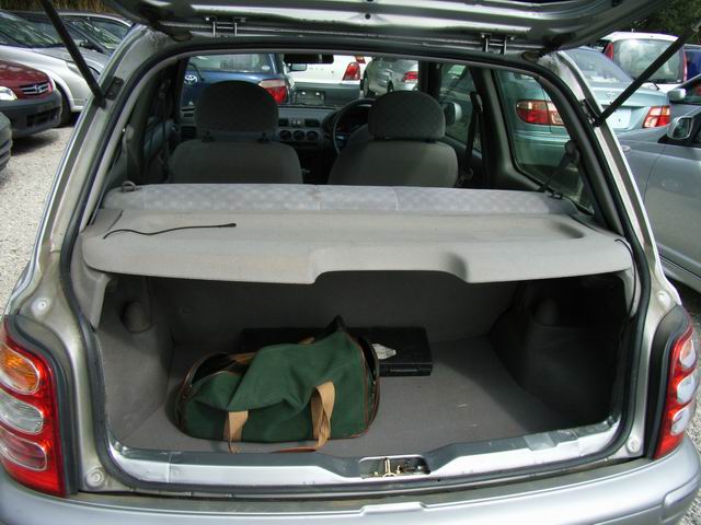 2001 Nissan March Photos