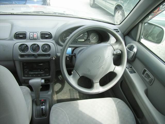 2001 Nissan March Pictures