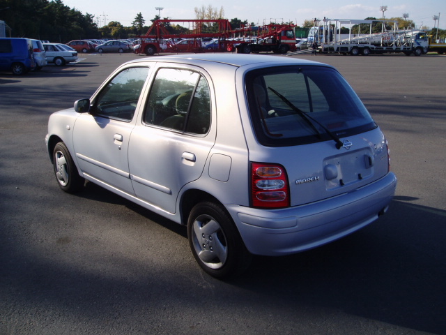 2001 Nissan March Pictures
