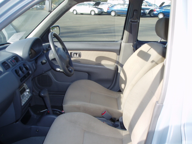 2001 Nissan March Photos