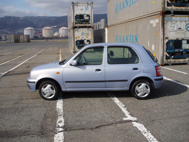 2001 Nissan March Pictures