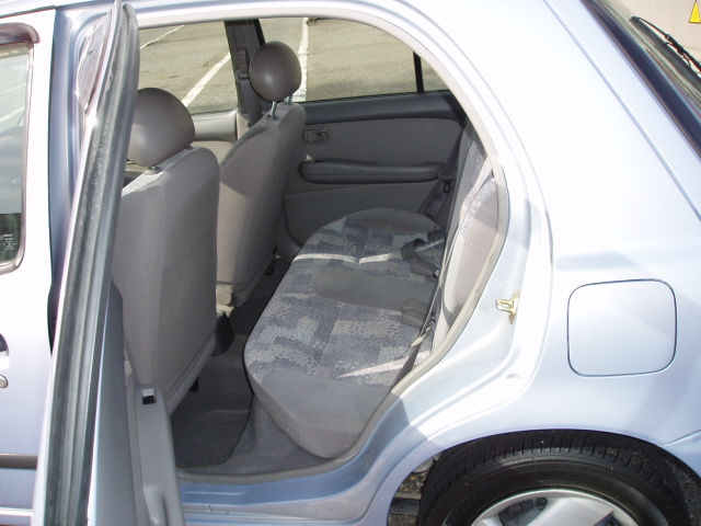 2001 Nissan March Pictures