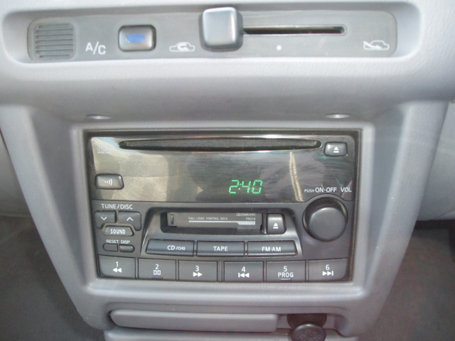 2001 Nissan March Photos
