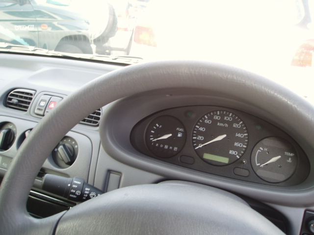 2001 Nissan March Pictures