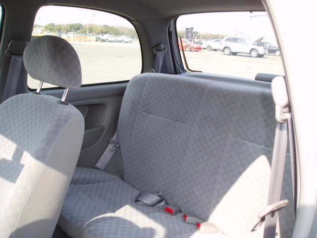 2001 Nissan March Photos