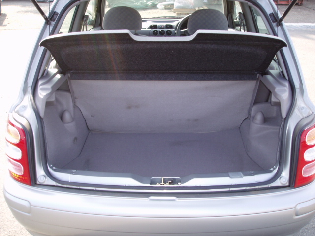 2001 Nissan March Photos