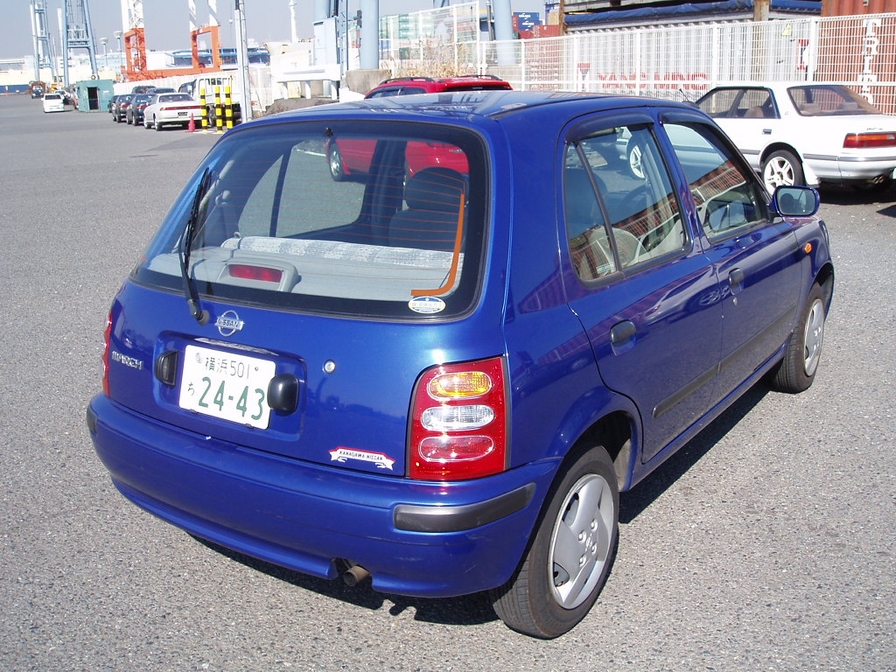2001 Nissan March Pictures