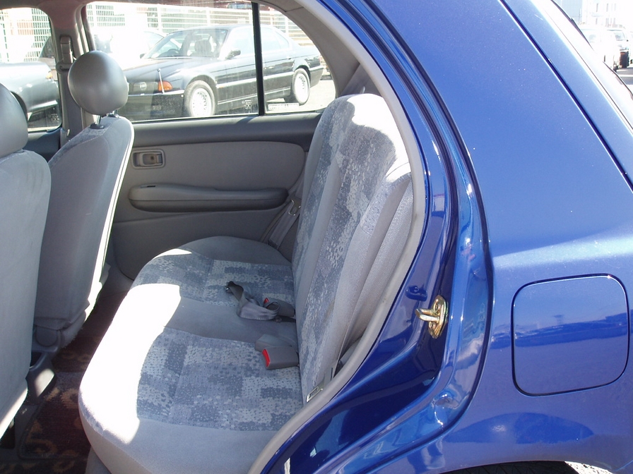 2001 Nissan March Photos