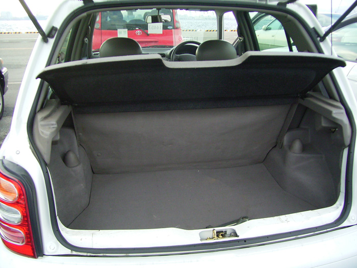 2001 Nissan March Pictures
