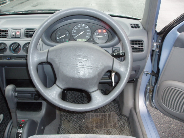 2001 Nissan March Pictures