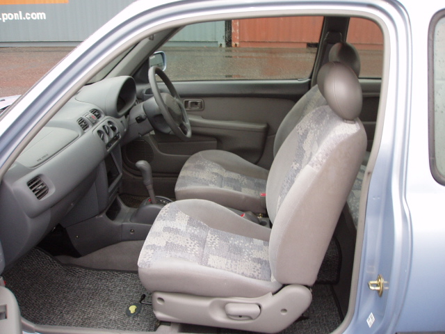 2001 Nissan March Photos