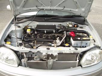 2001 Nissan March Pictures