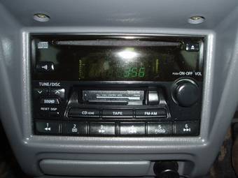 2001 Nissan March Pictures
