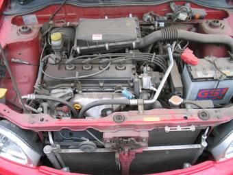 2001 Nissan March Photos