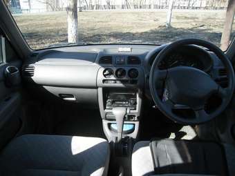 2001 Nissan March Pictures
