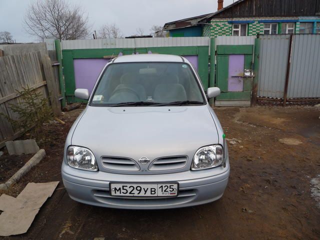 2001 Nissan March