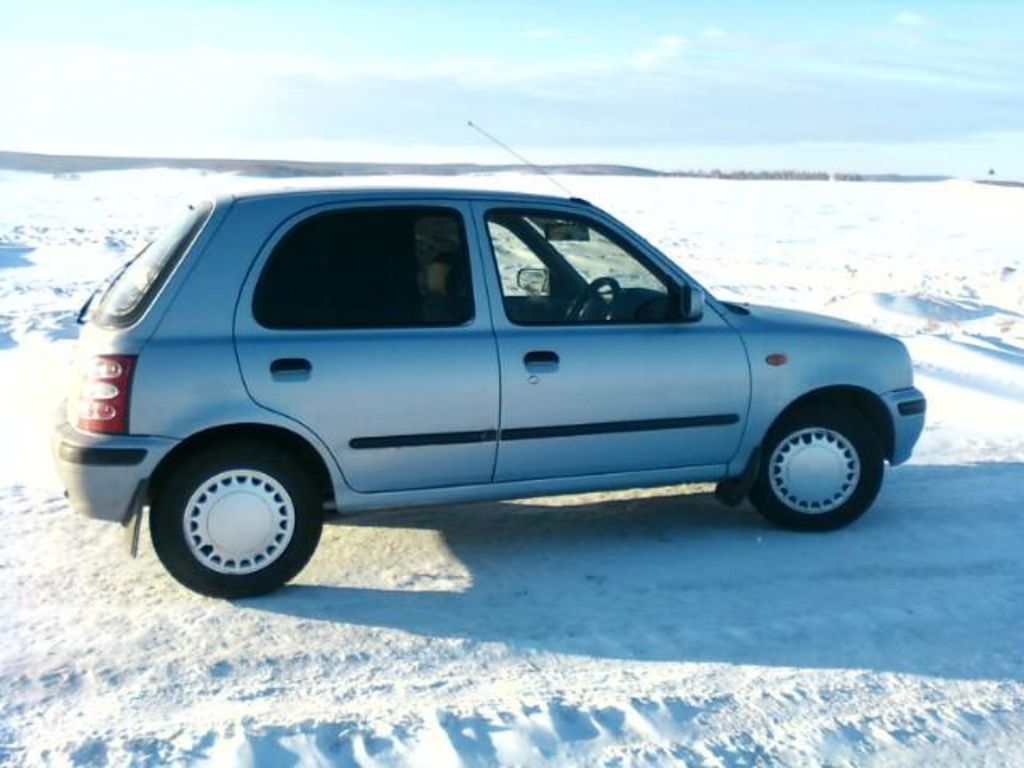 2001 Nissan March