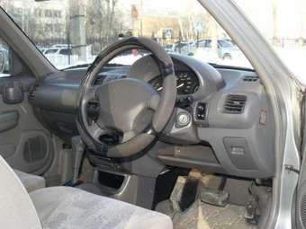 2001 Nissan March Pictures