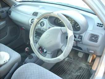2001 Nissan March Images