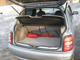2001 Nissan March Photos