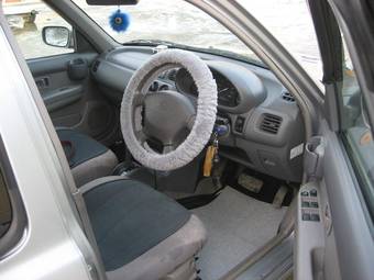 2001 Nissan March Pictures