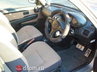 2001 Nissan March Photos