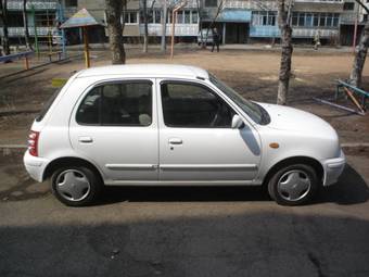 2001 Nissan March Pictures