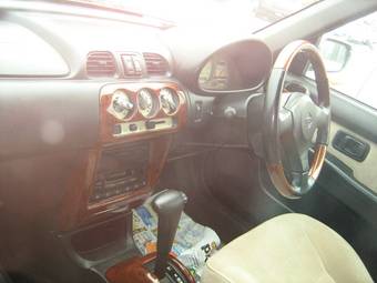 2001 Nissan March Pictures