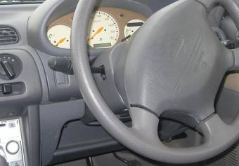 2001 Nissan March Photos