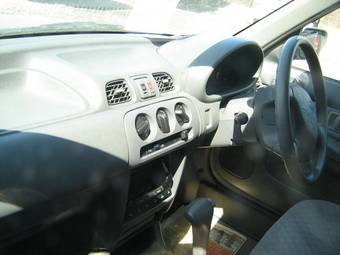 2001 Nissan March Photos