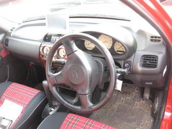 2001 Nissan March Pics