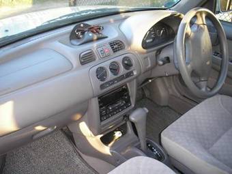 2001 Nissan March Pictures