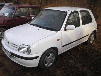 2001 Nissan March Images