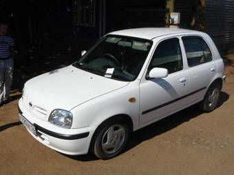 2001 Nissan March Pictures