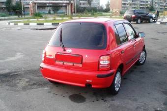 2001 Nissan March Photos