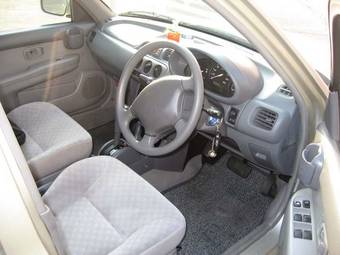 2001 Nissan March Pictures