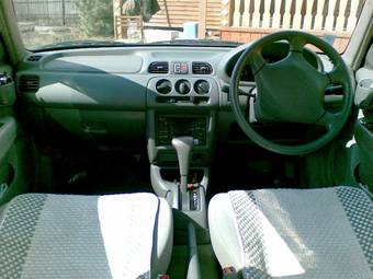 2001 Nissan March Photos