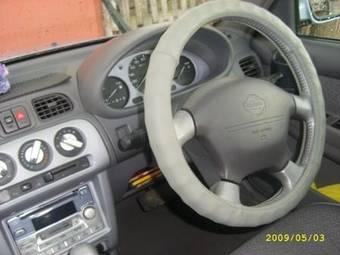 2001 Nissan March Photos