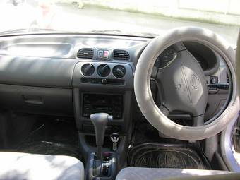 2001 Nissan March Pictures