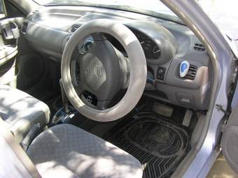 2001 Nissan March Photos