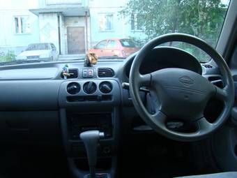 2001 Nissan March Pictures