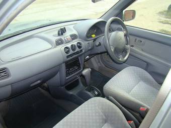 2001 Nissan March Pictures