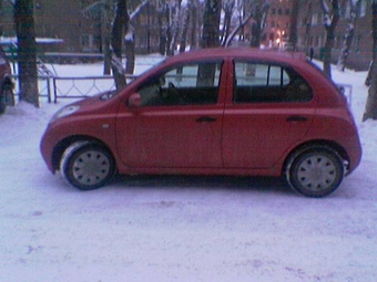2002 Nissan March