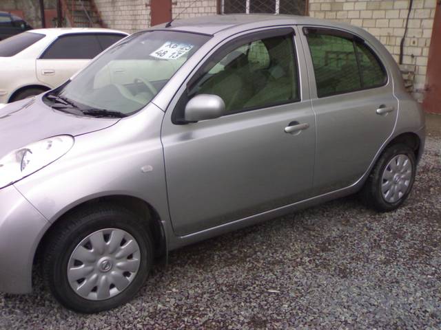2002 Nissan March