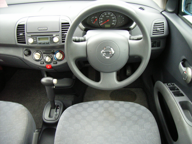2002 Nissan March
