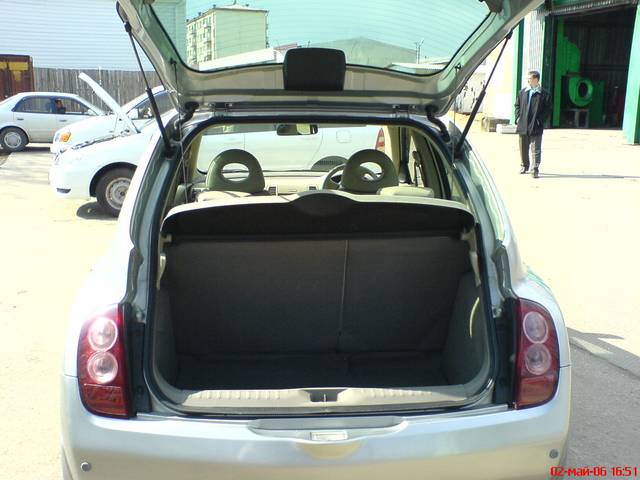 2002 Nissan March