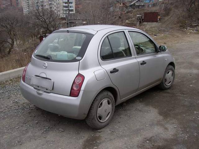 2002 Nissan March