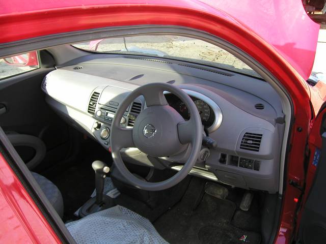 2002 Nissan March