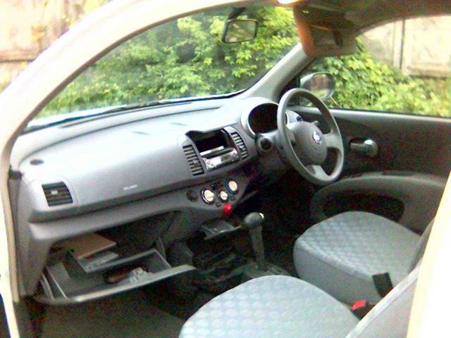 2002 Nissan March